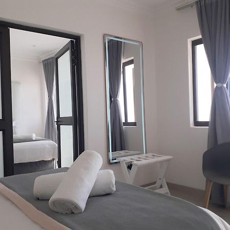 Shark Island Guesthouse Lüderitz Extérieur photo