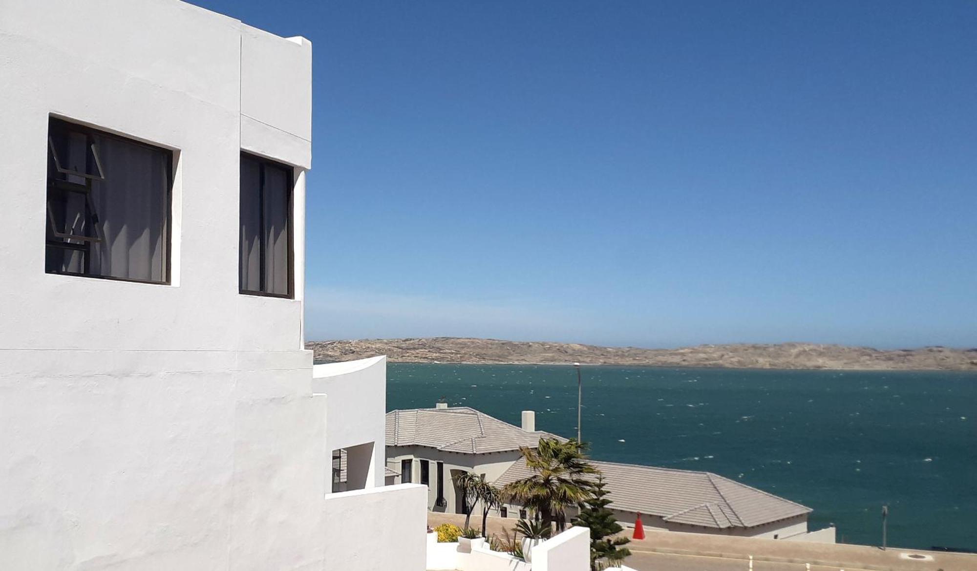 Shark Island Guesthouse Lüderitz Extérieur photo